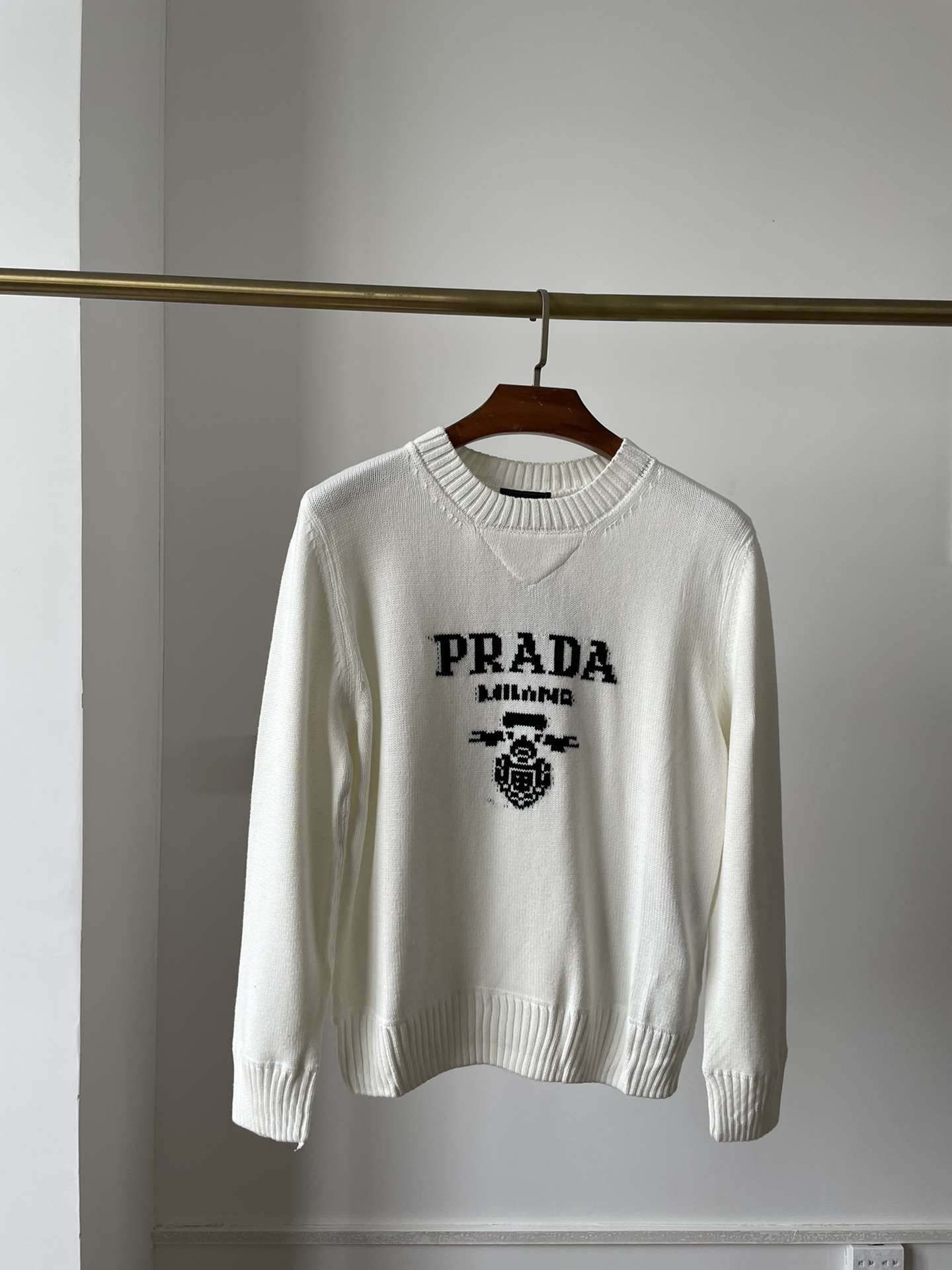 YESKICKS Prada Prada Fall And Winter New-Letter Jacquard Round Neck Sweater For Unisex Black White And Red - Image 10