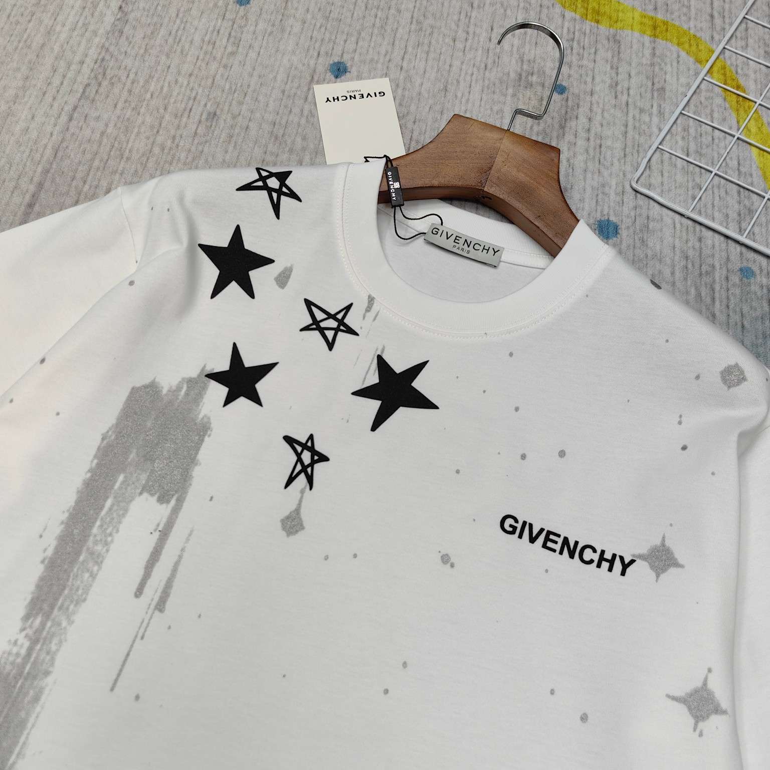 YESKICKS Givenchy Star Cartoon Print For Unisex Black And White - Image 5