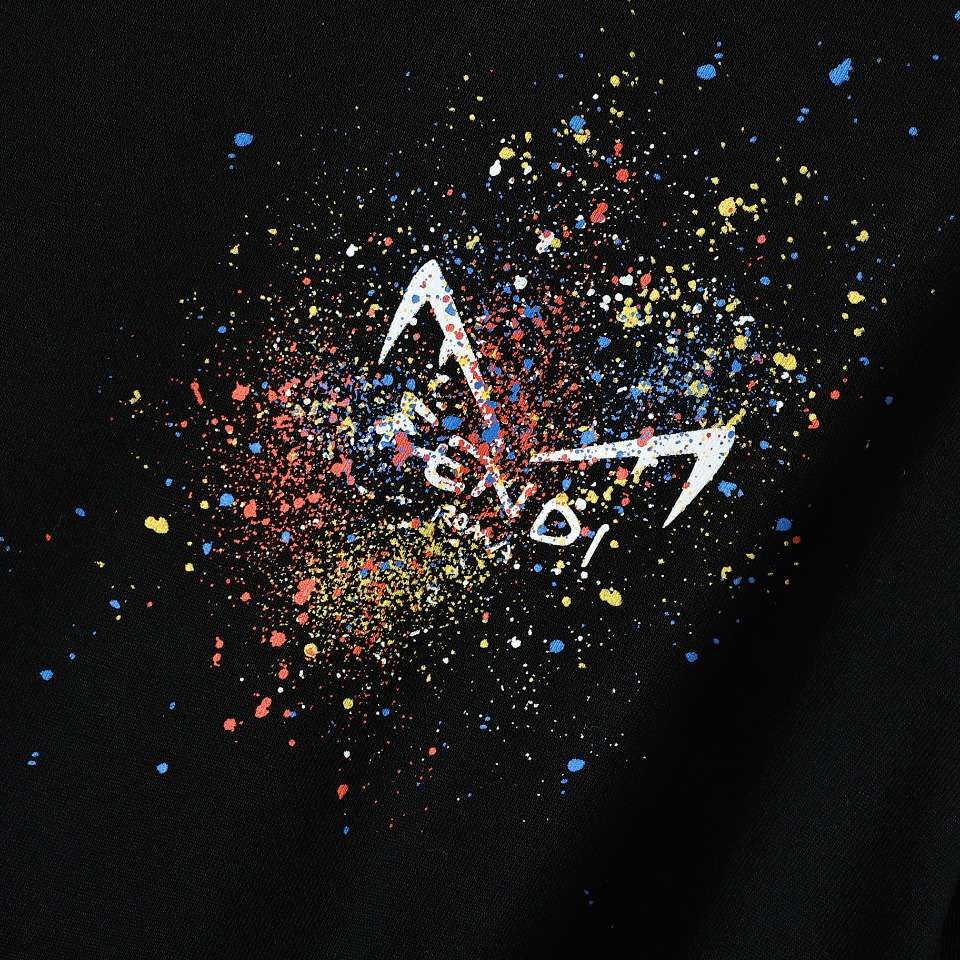 YESKICKS Fendi Color Clash Logo Print T-Shirt for Unisex Black And White - Image 5