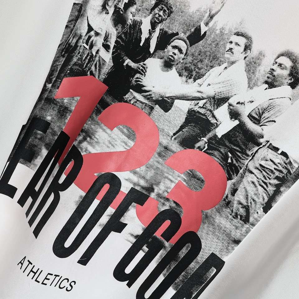 YESKICKS RRR123 x Fear OF God Character Pattern Print T-Shirt for Unisex - Image 5