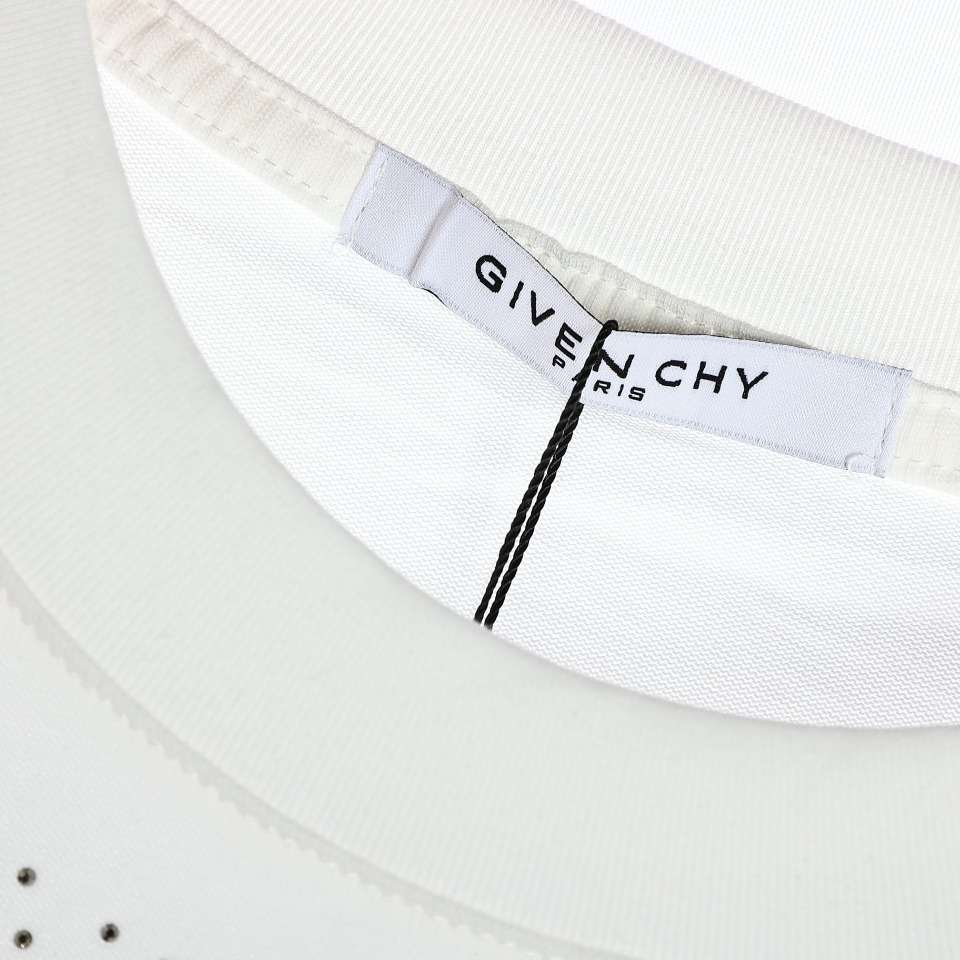 YESKICKS Givenchy Pentagram Printed Short Sleeve T-Shirt For Unisex Black And White - Image 7