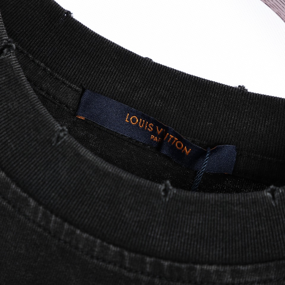 YESKICKS Louis Vuitton Nine-Patterned Three-Flower Washed And Aged Style T-Shirt For Unisex - Image 6