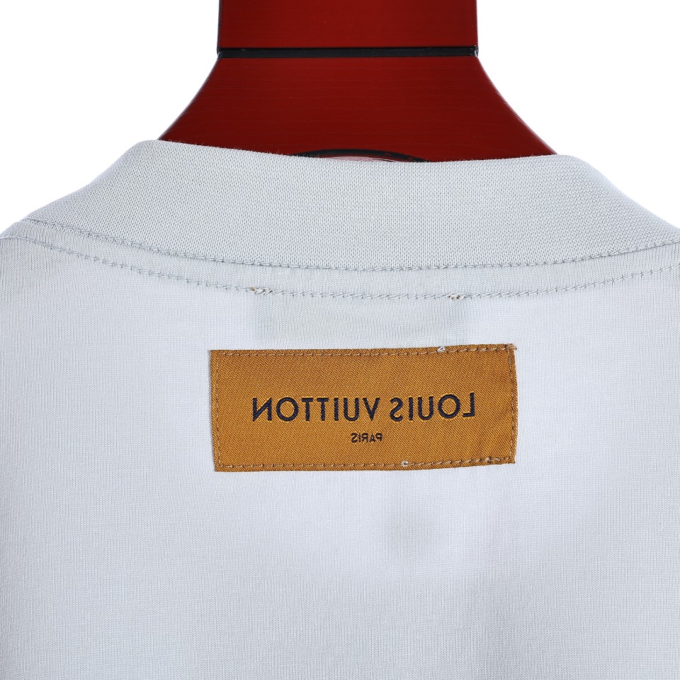 YESKICKS Louis Vuitton Embroidered Logo Letter T-Shirt For Unisex Grayish Blue And White - Image 6