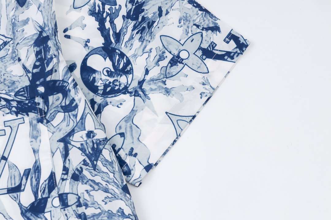 YESKICKS Louis Vuitton Monogram Logo Print T-Shirt For Unisex - Image 6