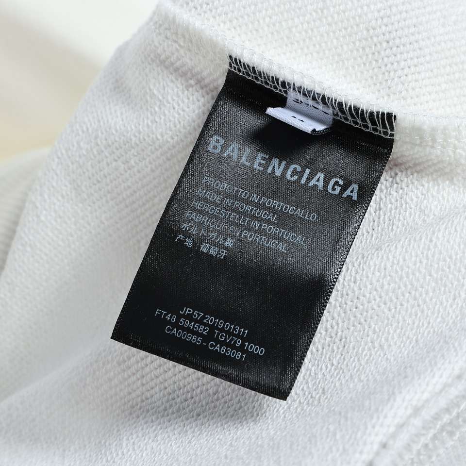 YESKICKS Balenciaga Sweatshirt With Large Silhouette And Round Neck For Unisex Black And White - Image 6
