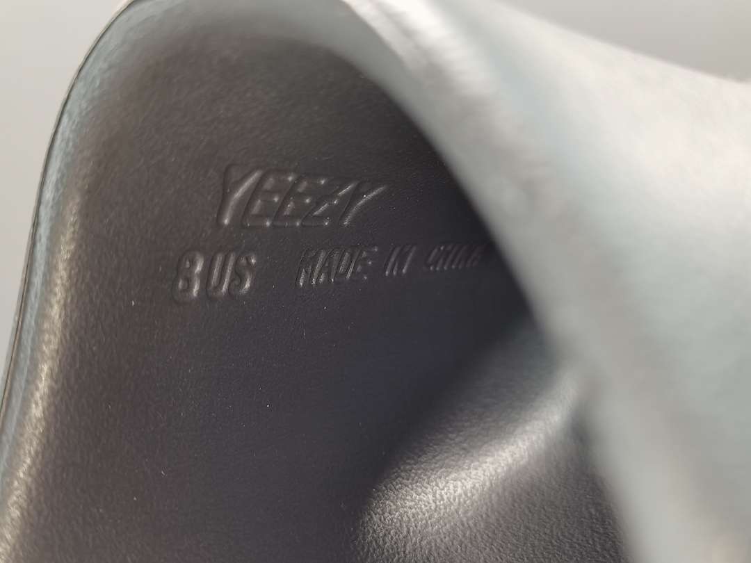 YESKICKS Adidas Yeezy Slide Onyx Replica HQ6448 - Image 7