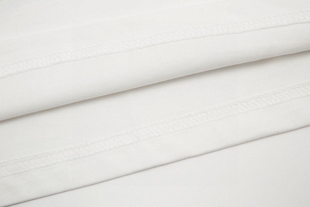 YESKICKS Balenciaga Minimalist Style Logo Print T-shirt for Unisex - Image 5