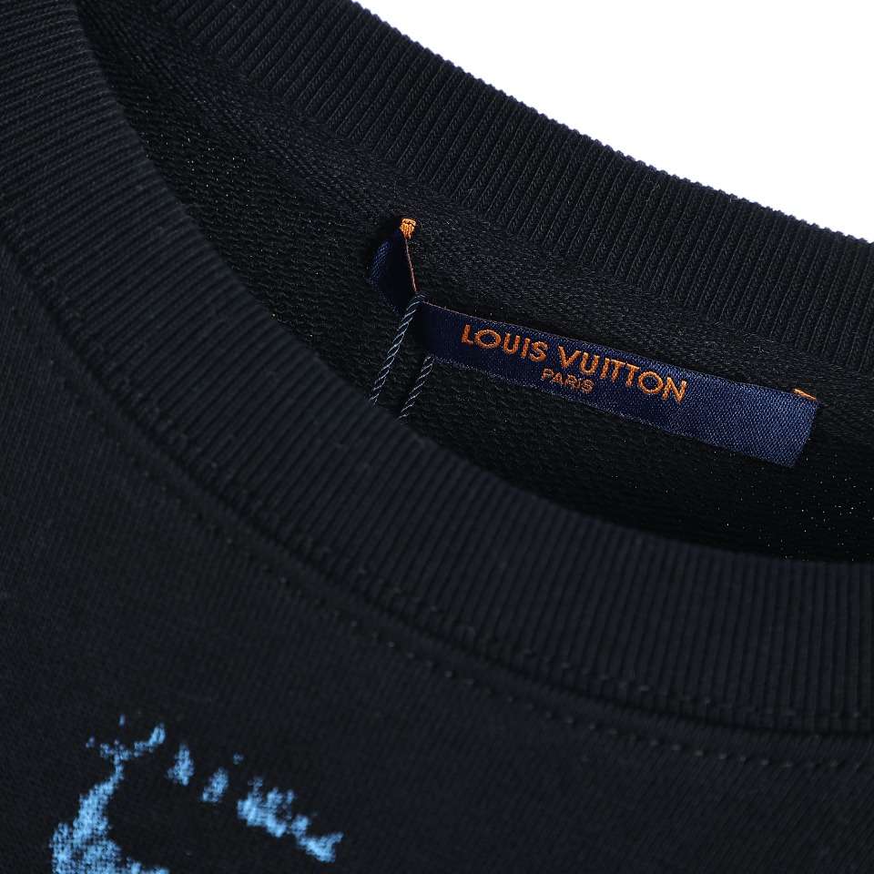 YESKICKS Louis Vuitton Monogram Gradient Inkjet Large Logo Crew Neck Sweatshirt For Unisex Black And White - Image 6