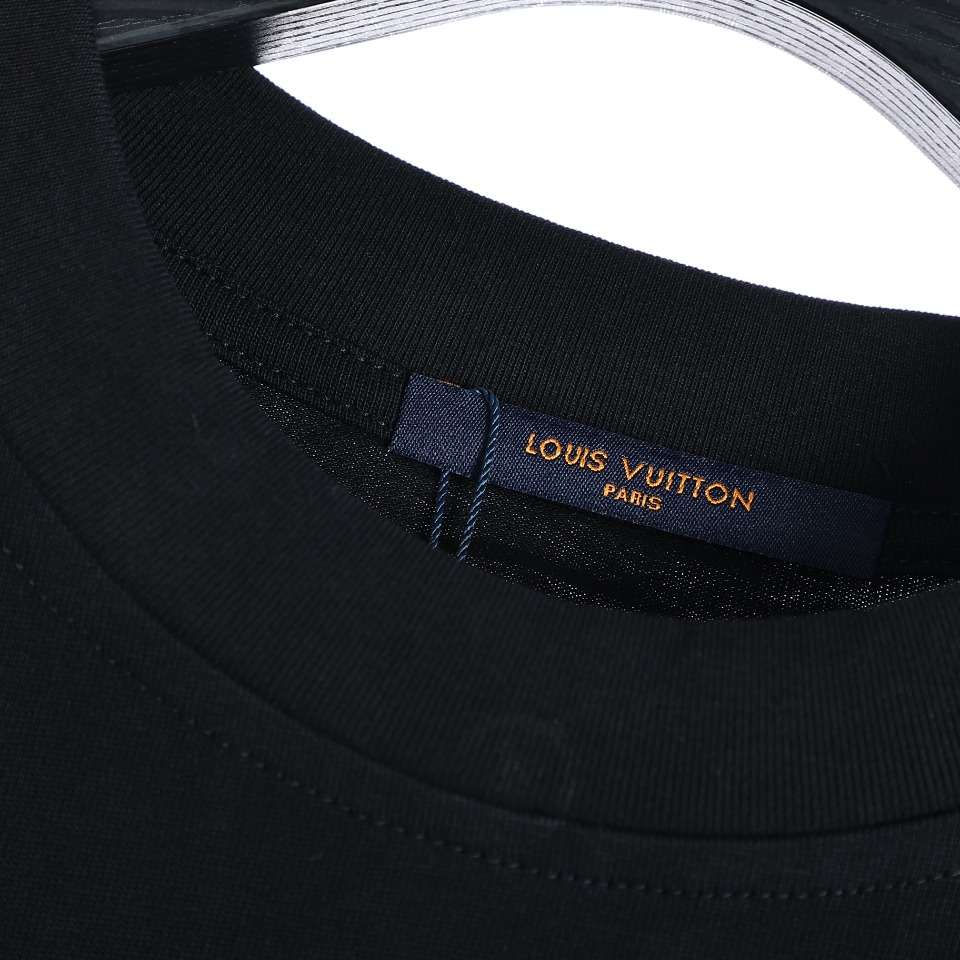 YESKICKS Louis Vuitton Red Thread Cursive Embroidery T-Shirt For Unisex - Image 6