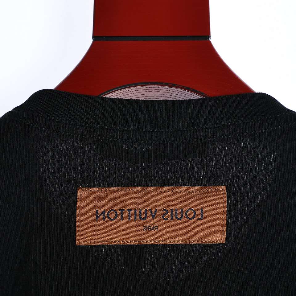 YESKICKS Louis Vuitton Gradient Foam Print T-Shirt For Unisex Black And White - Image 6