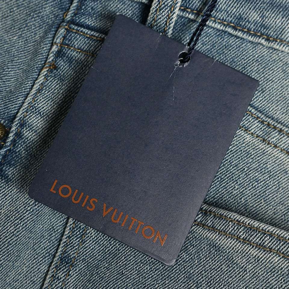 YESKICKS Louis Vuitton Logo Print Jeans For Unisex - Image 6