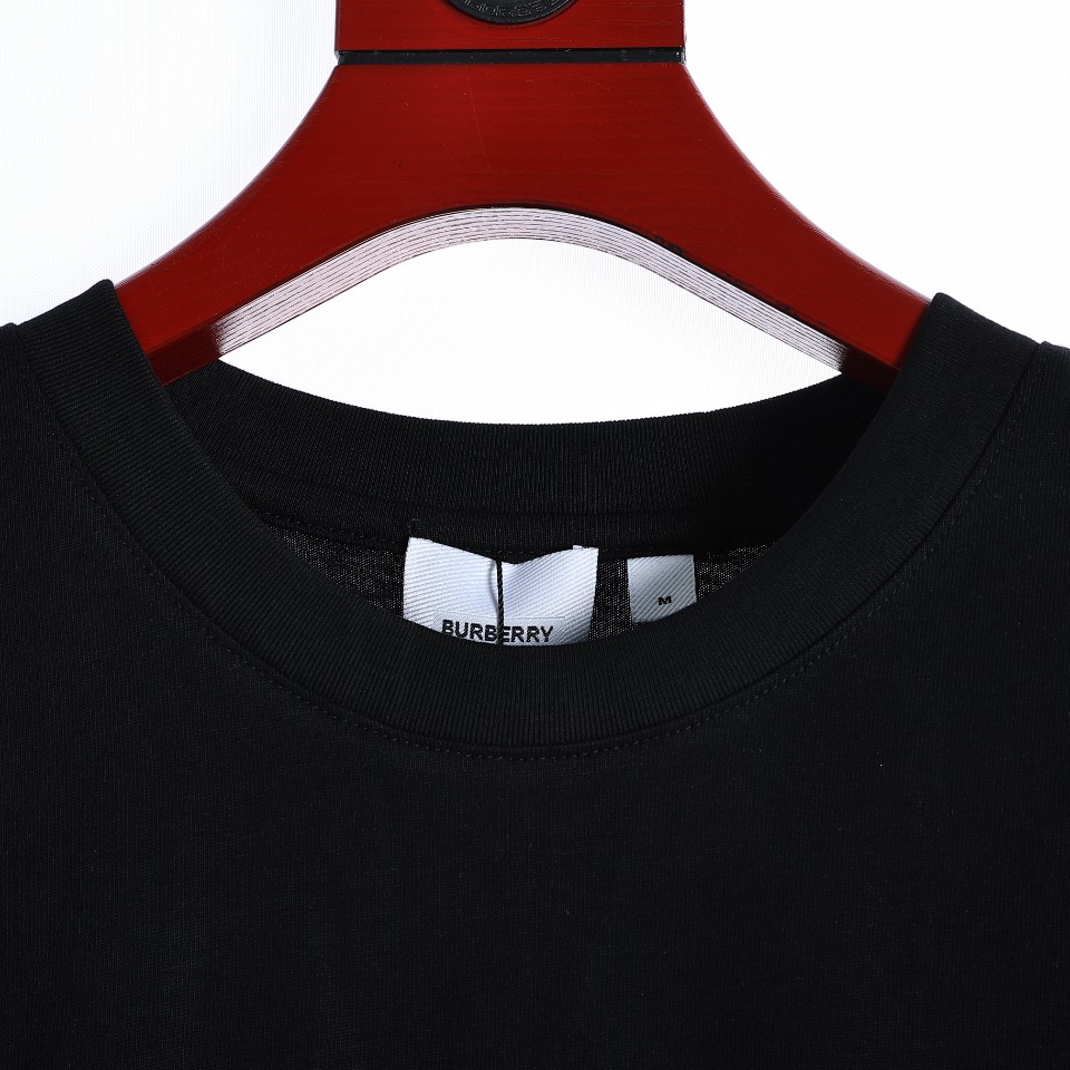 YESKICKS Burberry Character Model Print T-Shirt For Unisex Black And White - Image 7