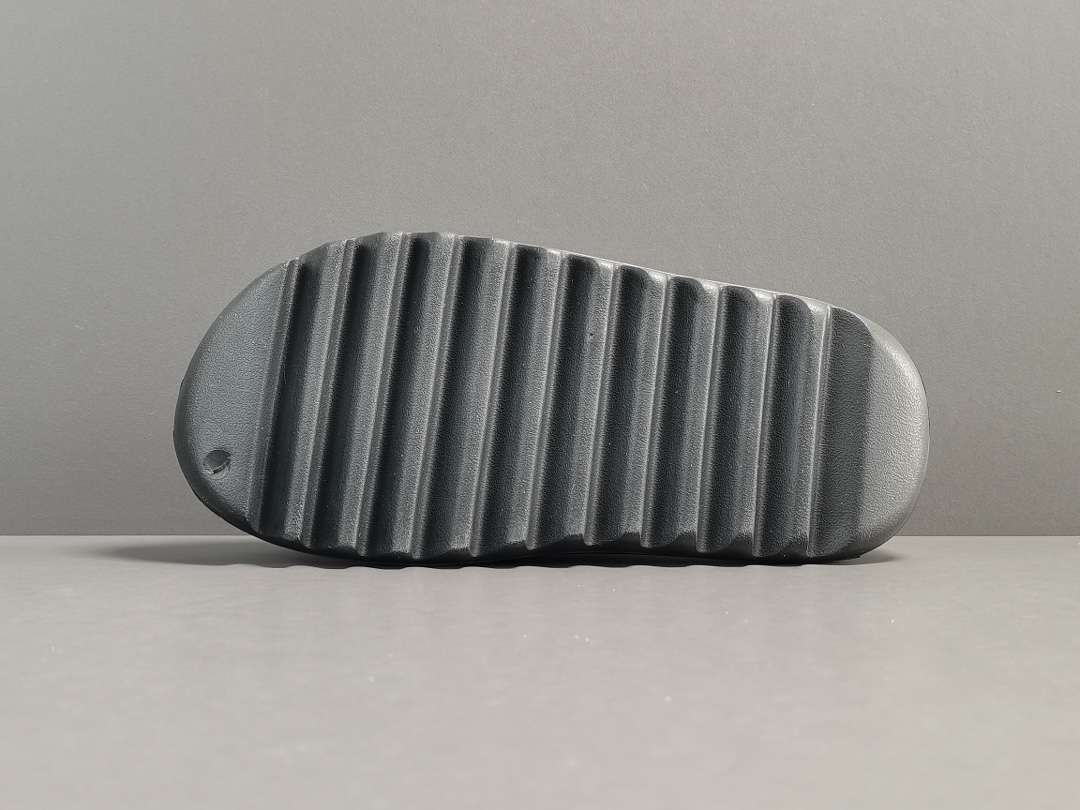 YESKICKS Adidas Yeezy Slide Onyx Replica HQ6448 - Image 8