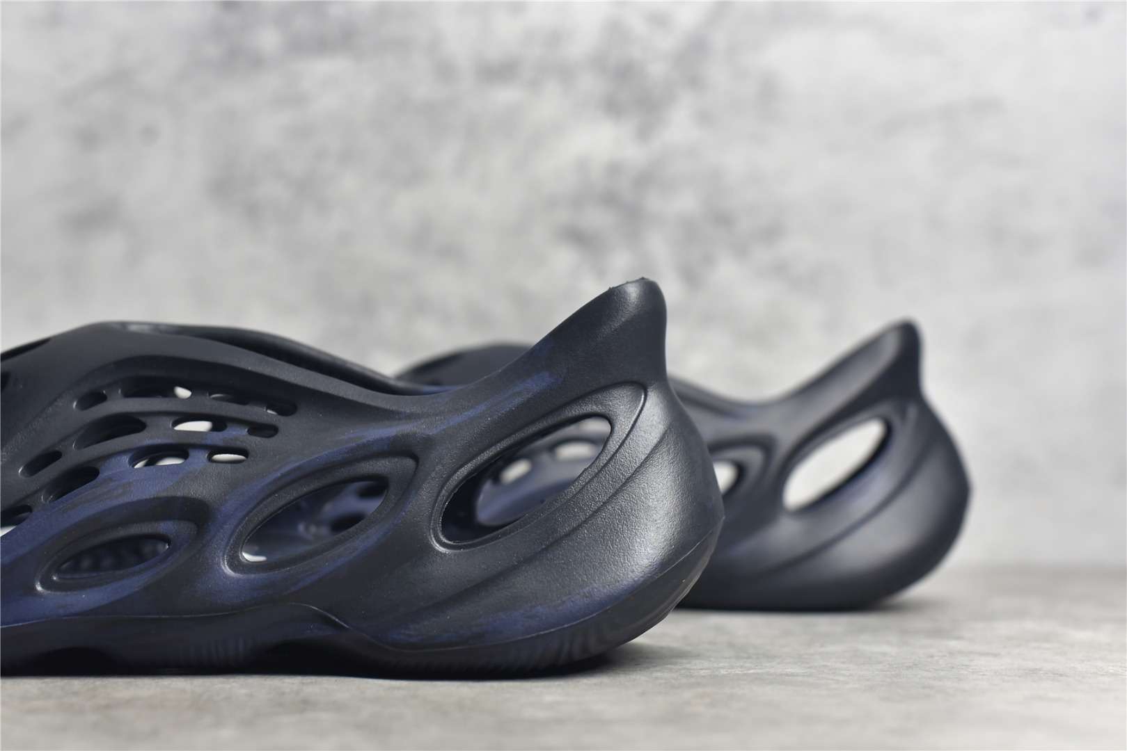 YESKICKS Yeezy Foam Runner ‘Onyx’Replica HP8739 - Image 8