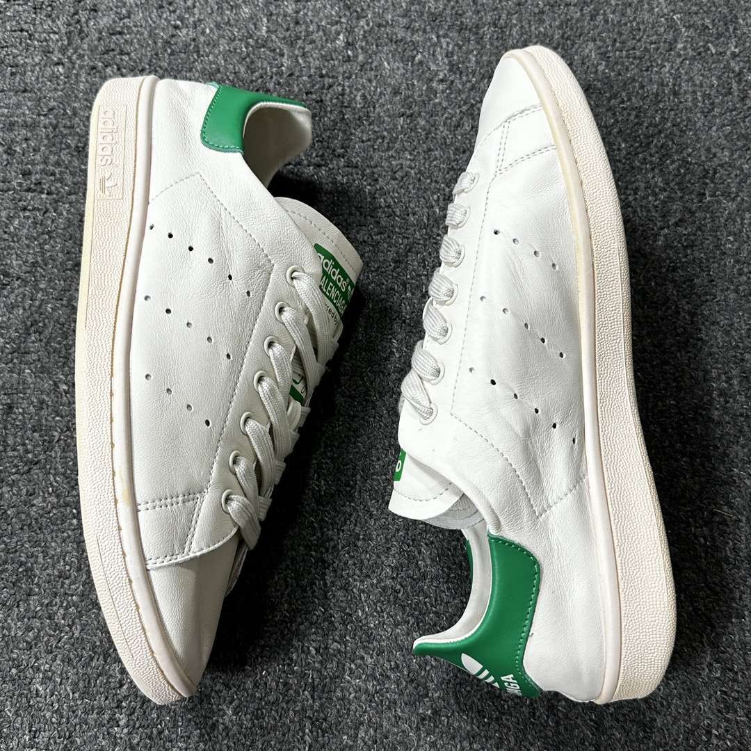 YESKICKS Balenciaga x Adidas Stan Smith Worn-Out White Green Replica Sneaker - Image 7