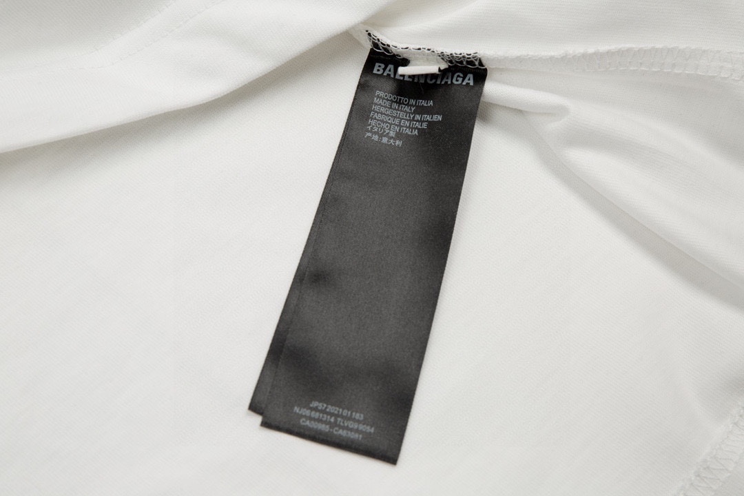 YESKICKS Balenciaga Minimalist Style Logo Print T-shirt for Unisex - Image 4