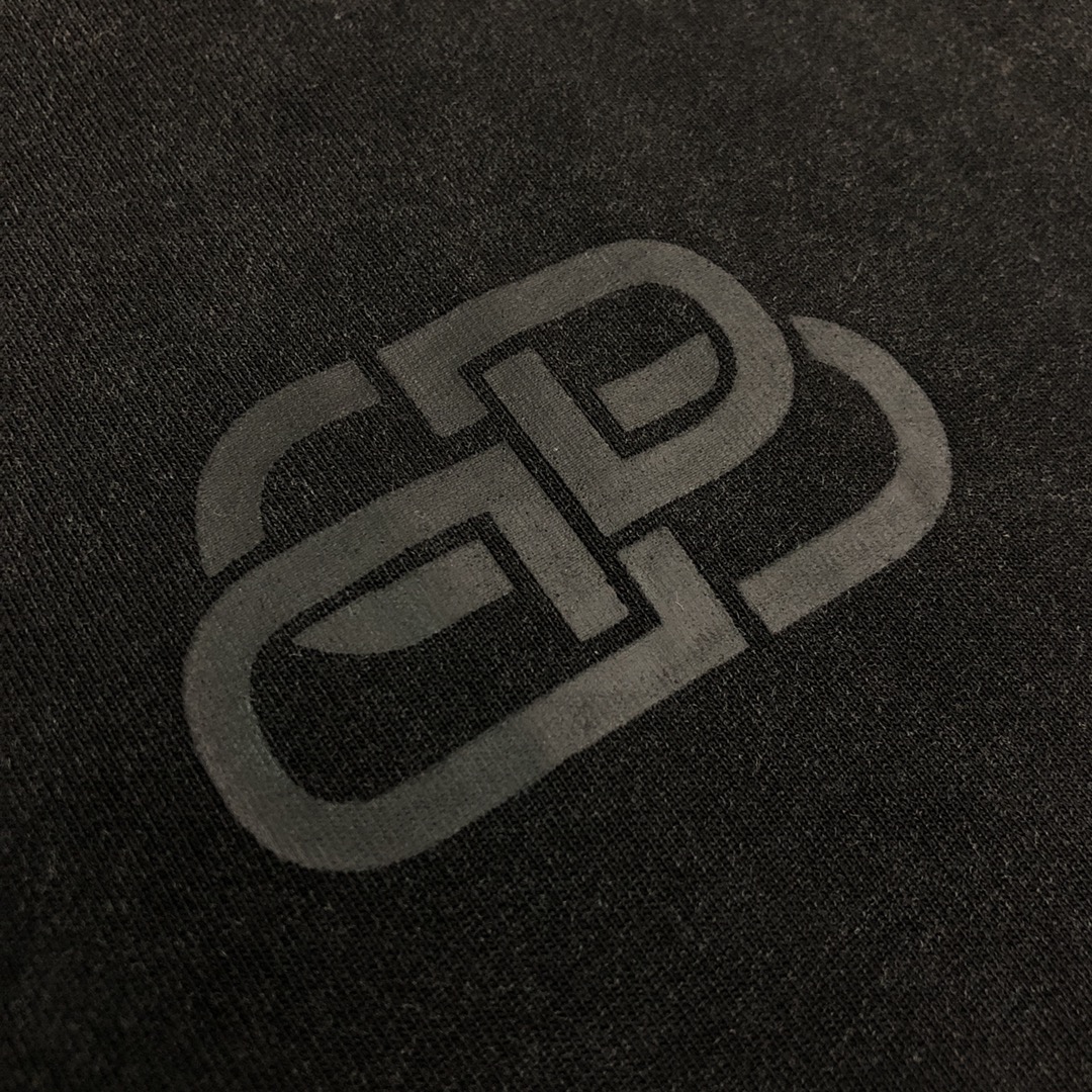 YESKICKS Balenciaga Letter Print T-shirt for Unisex Black - Image 4