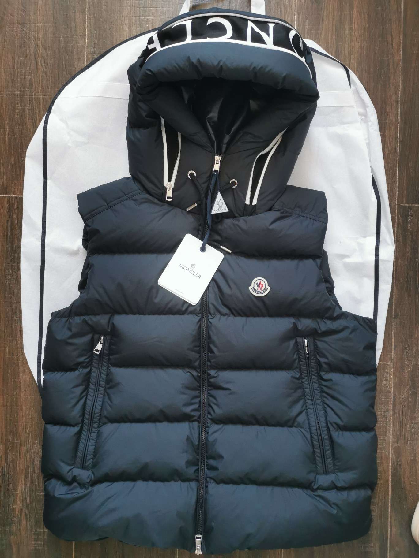 YESKICKS Moncler 23FW Hooded Zipper Monogrammed Down Vest For Unisex Black Green And White - Image 6