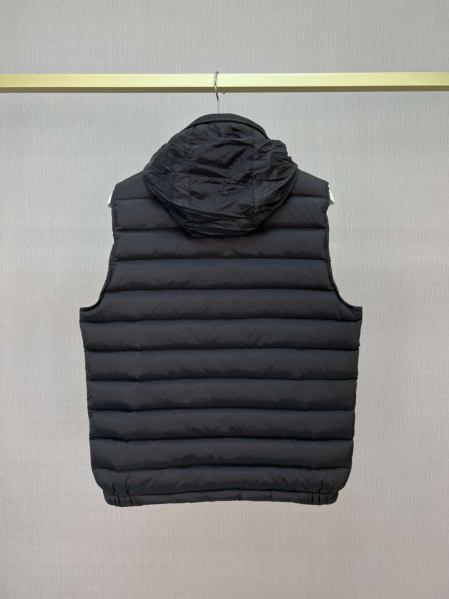 YESKICKS Moncler 2023 Latest Fashion Casual Menswear Vest Collection Albyt Down Vests For Men - Image 4