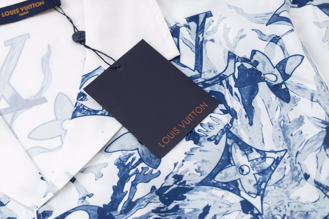 YESKICKS Louis Vuitton Monogram Logo Print T-Shirt For Unisex - Image 8