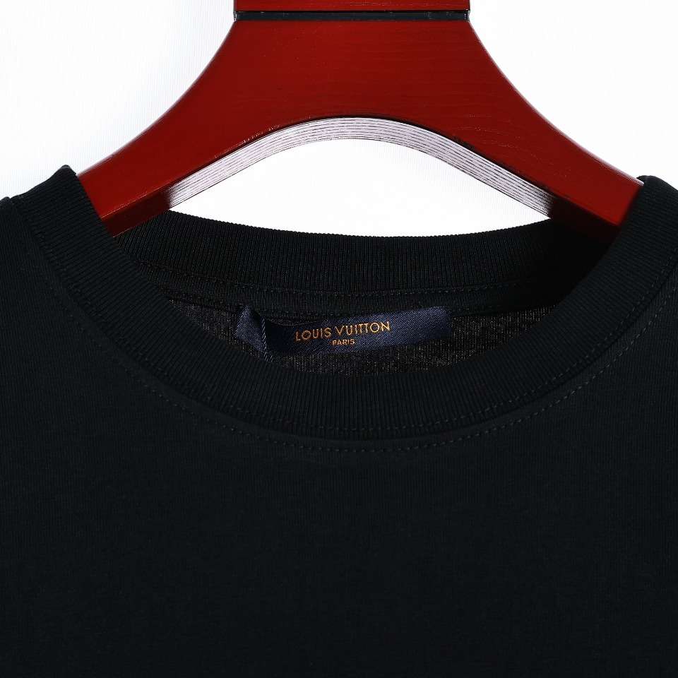 YESKICKS Louis Vuitton Graffiti Logo Foam Print T-Shirt For Unisex Black And White - Image 8