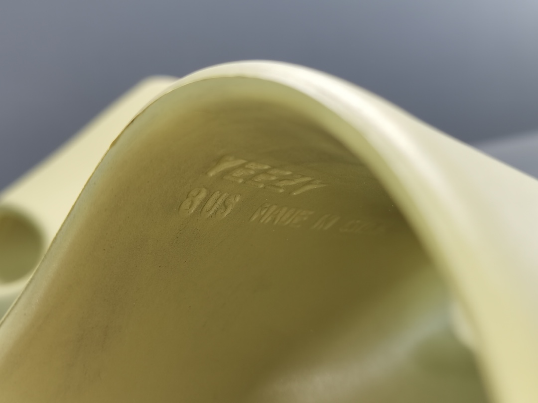YESKICKS YEEZY SLIDE RESIN REPLICA FX0494/GZ5551 - Image 9