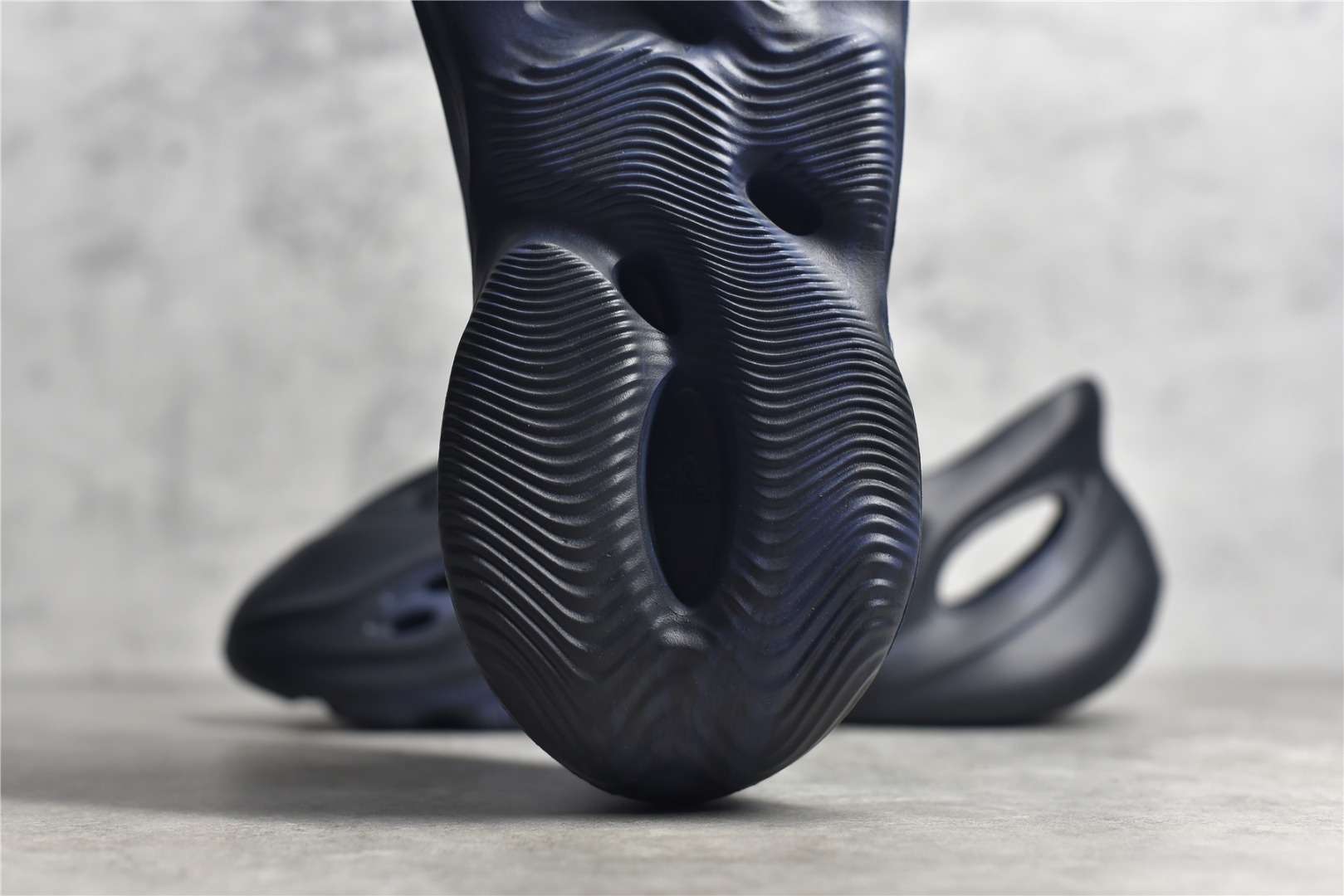 YESKICKS Yeezy Foam Runner ‘Onyx’Replica HP8739 - Image 9