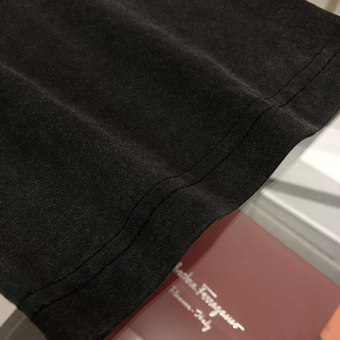 YESKICKS Balenciaga Letter Print T-shirt for Unisex Black - Image 3