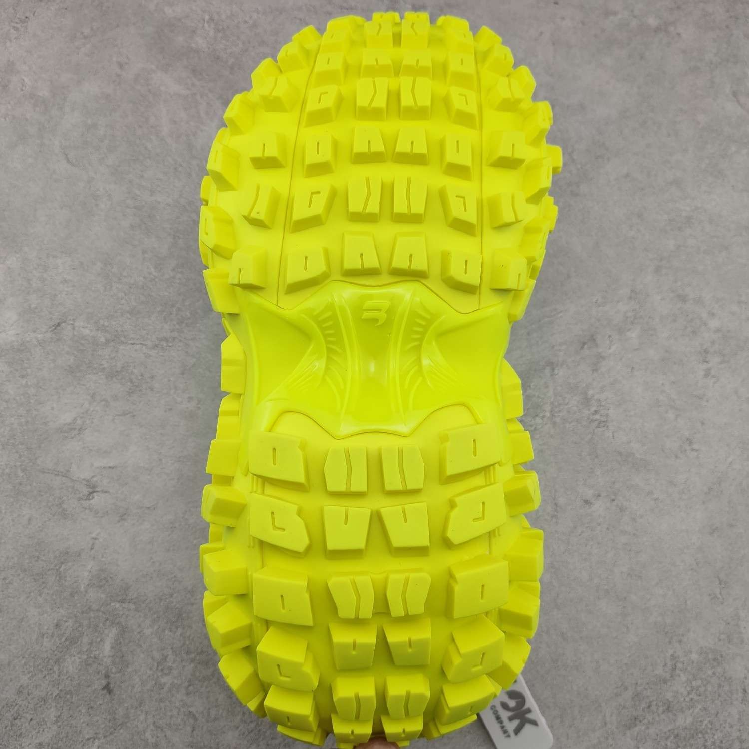 YESKICKS Balenxiaga Defender Rubber Platform Bouncer Sneaker in Neon Green Replica - Image 9