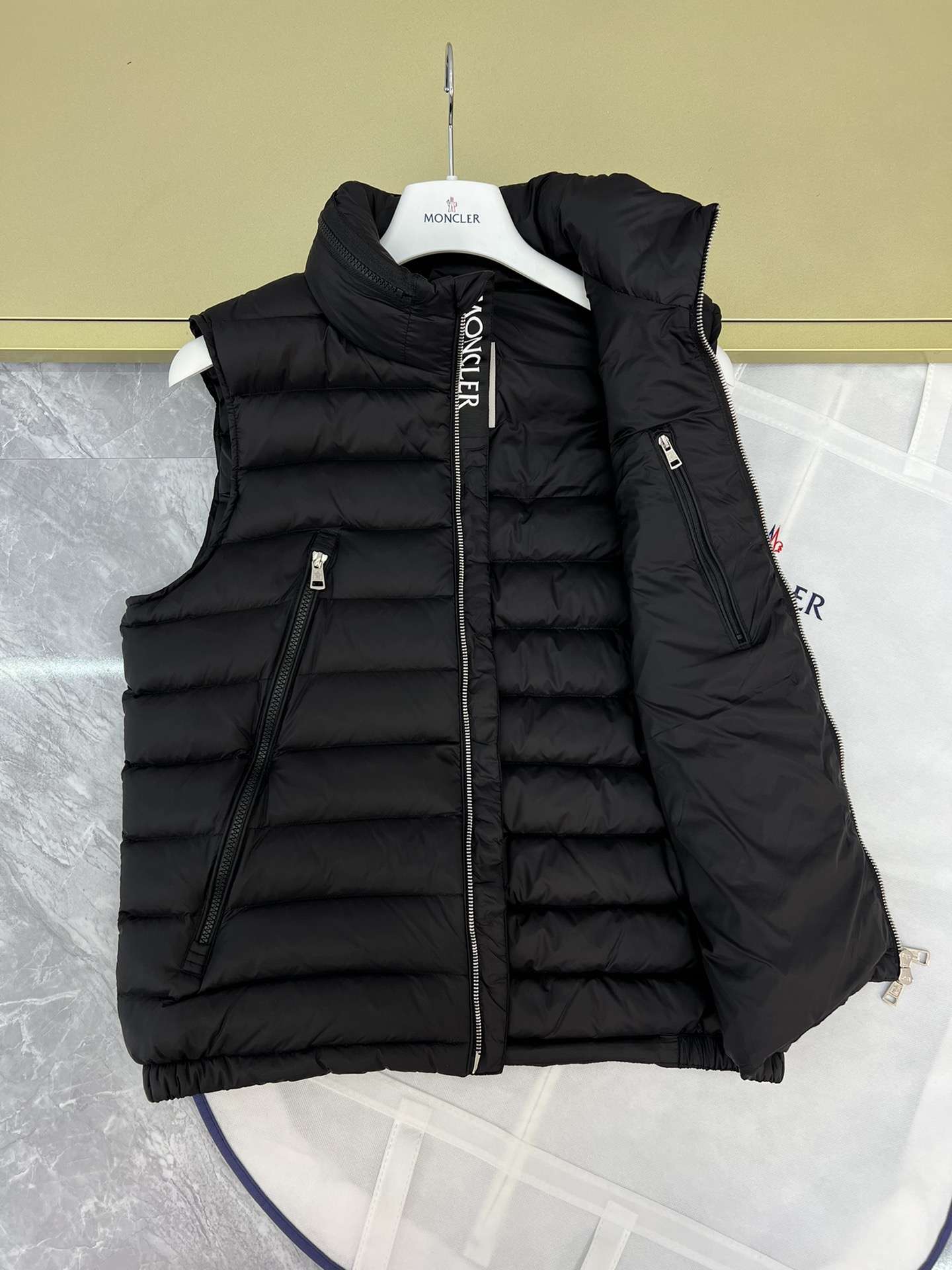 YESKICKS Moncler 2023 Latest Fashion Casual Menswear Vest Collection Albyt Down Vests For Men - Image 5