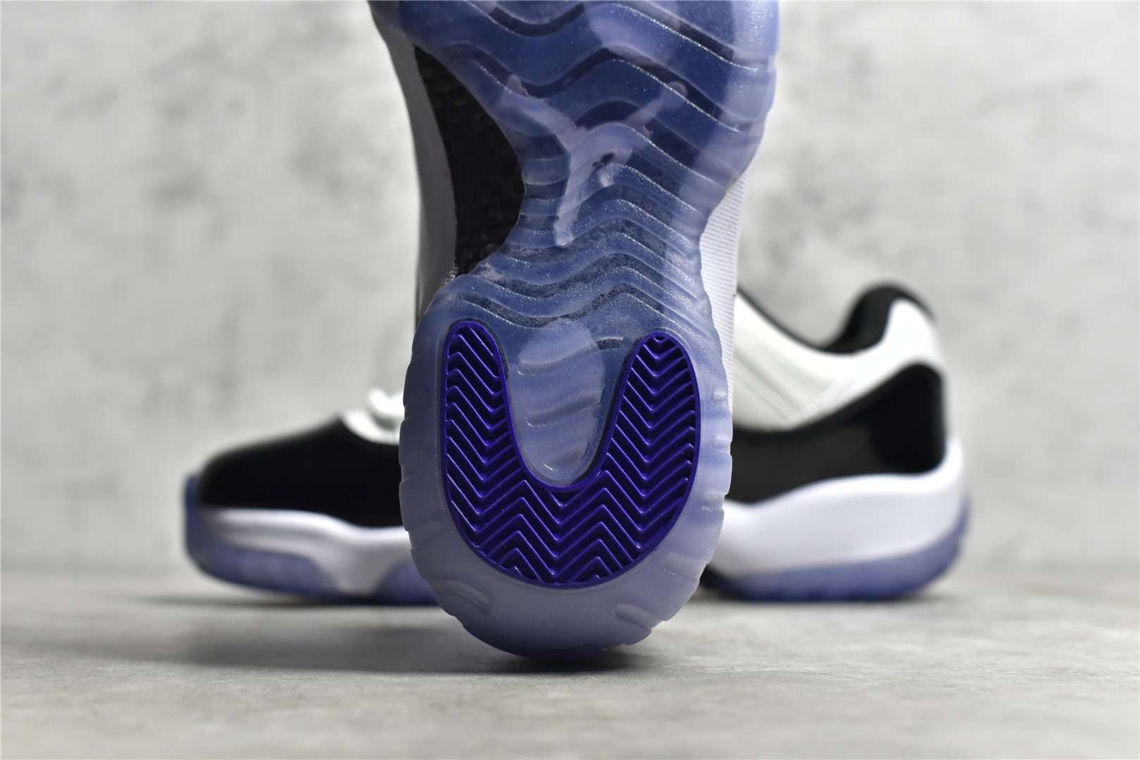 Air Jordan 11 Retro Low Concord Replica 528895-153 - Image 9