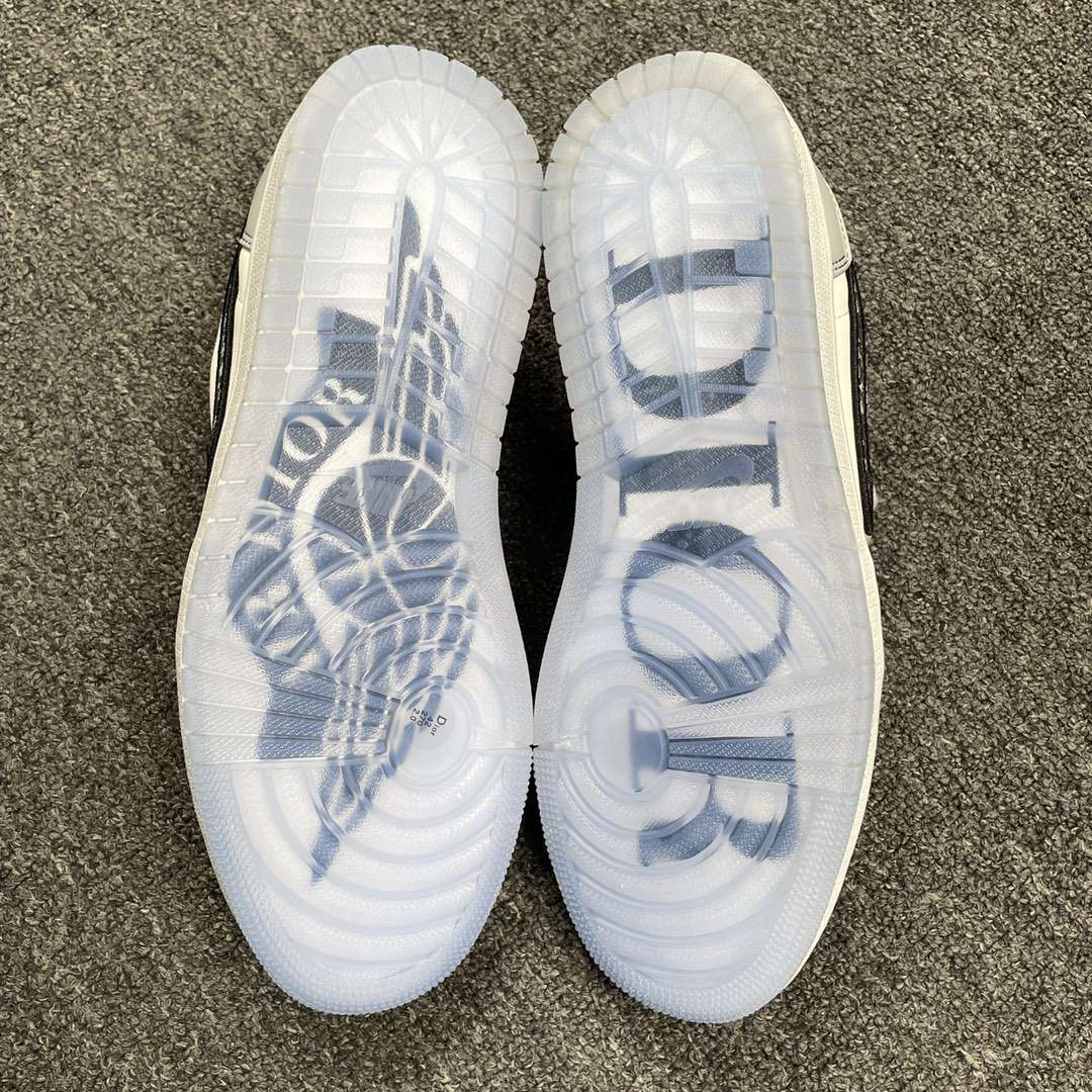 Air Jordan 1 Retro Low Top Dior CN8608 002 Replica Sneaker - Image 10