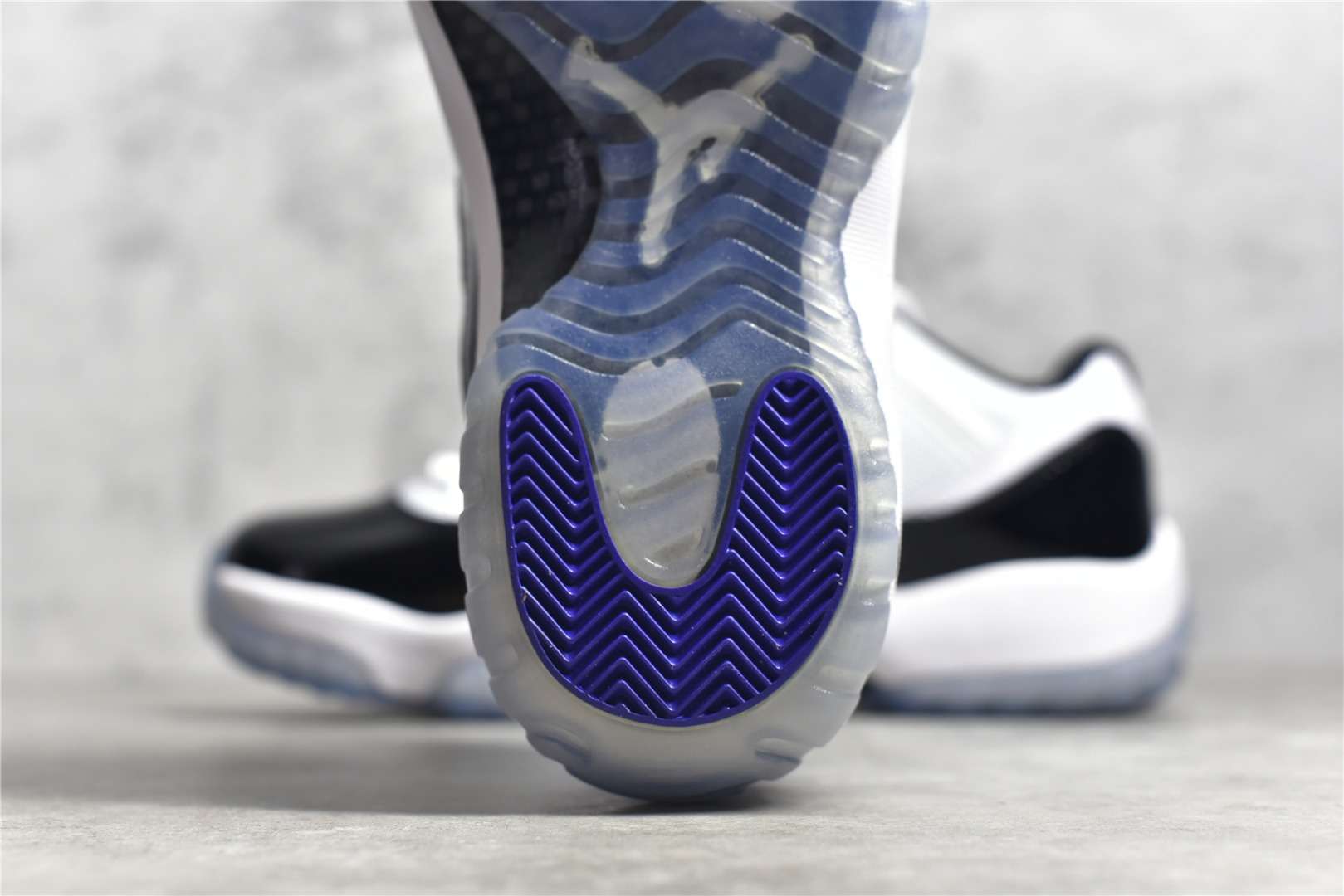 Air Jordan 11 Retro Low Concord Replica Sneaker 528895-153 - Image 9