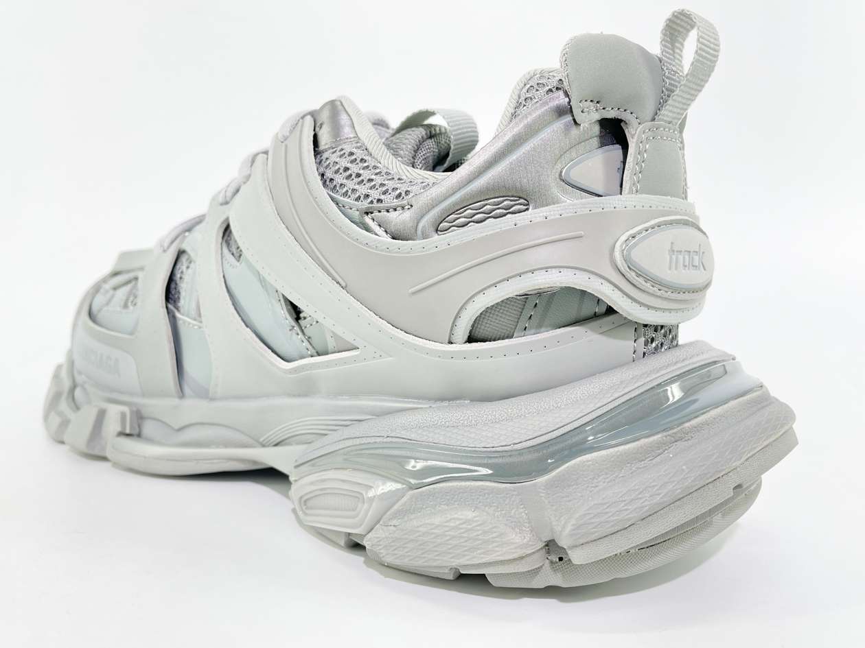 YESKICKS Balenciaga Track Sneaker Replica - Image 9