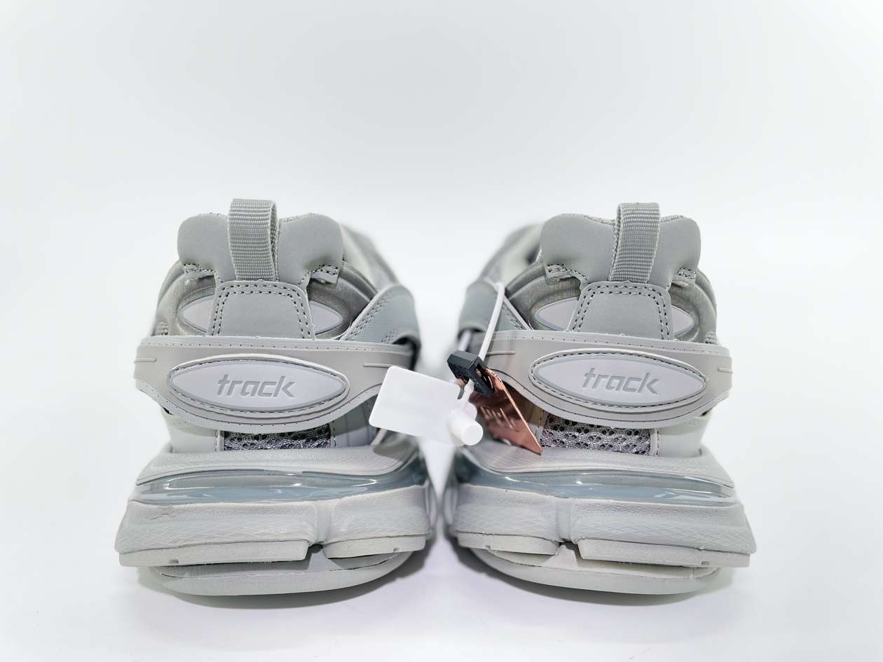 YESKICKS Balenciaga Track Sneaker Replica - Image 3