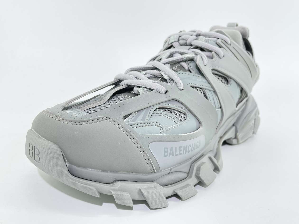 YESKICKS Balenciaga Track Sneaker Replica - Image 5