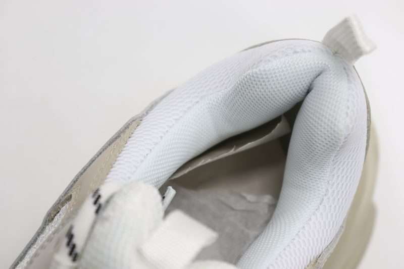 YESKICKS Balenciaga Triple S Clear Sole Sneaker Replica - Image 7