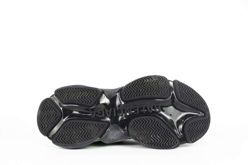 YESKICKS Balenciaga Triple S Clear Sole Sneaker Replica - Image 3