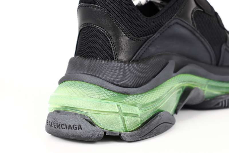 YESKICKS Balenciaga Triple S Clear Sole Sneaker Replica - Image 10
