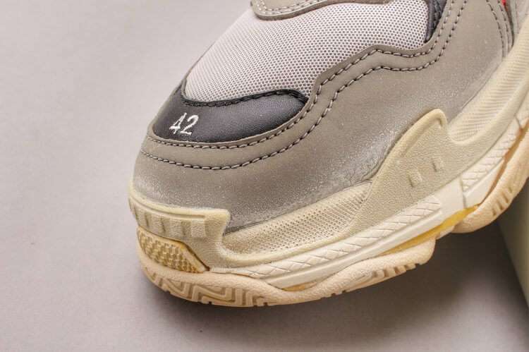 YESKICKS Balenciaga Triple S Clear Sole Sneaker Replica - Image 3