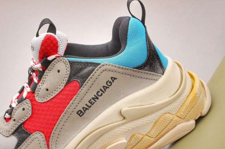 YESKICKS Balenciaga Triple S Clear Sole Sneaker Replica - Image 7