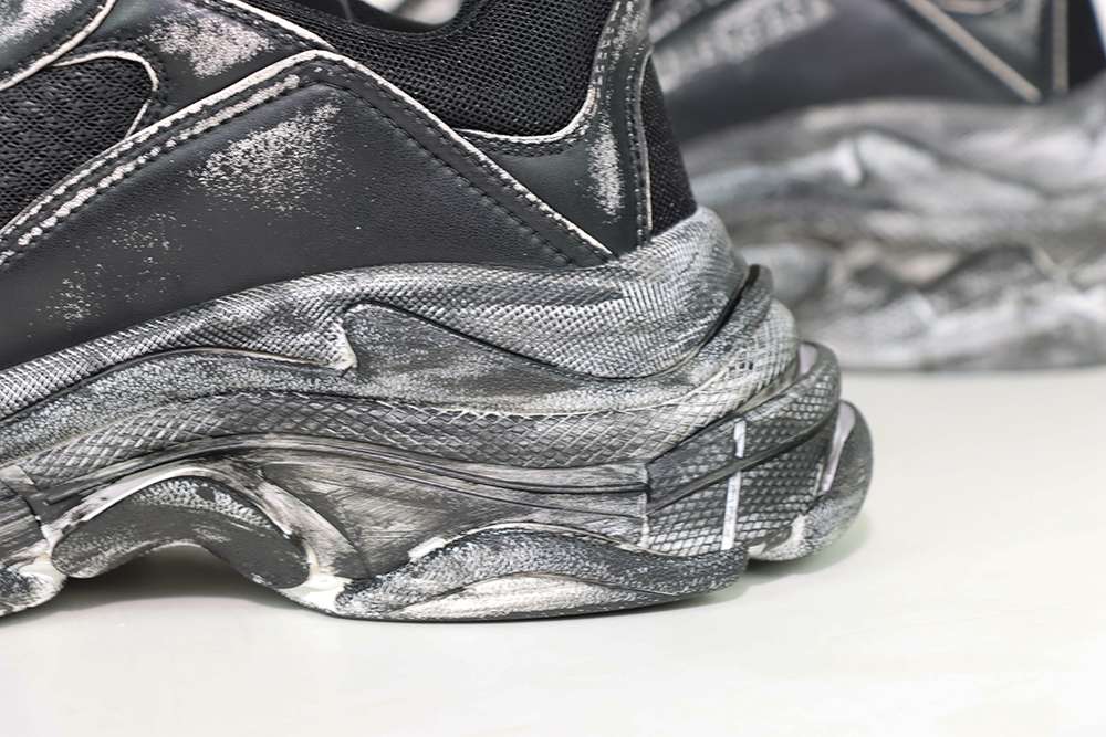 YESKICKS Balenciaga Triple S Clear Sole Sneaker Replica - Image 8