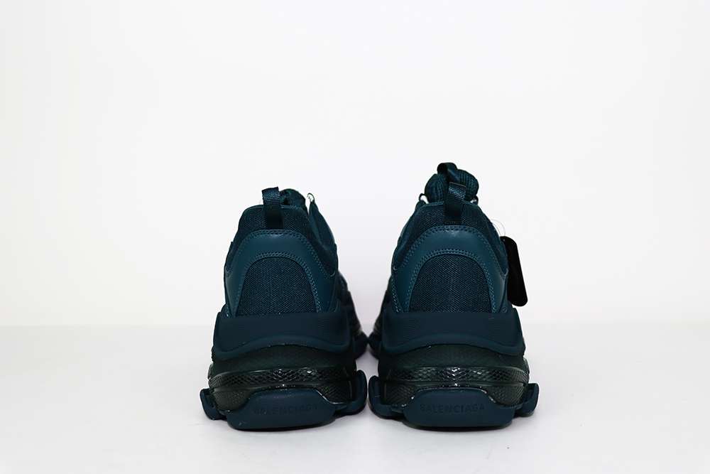 YESKICKS Balenciaga Triple S Clear Sole Sneaker Replica - Image 5