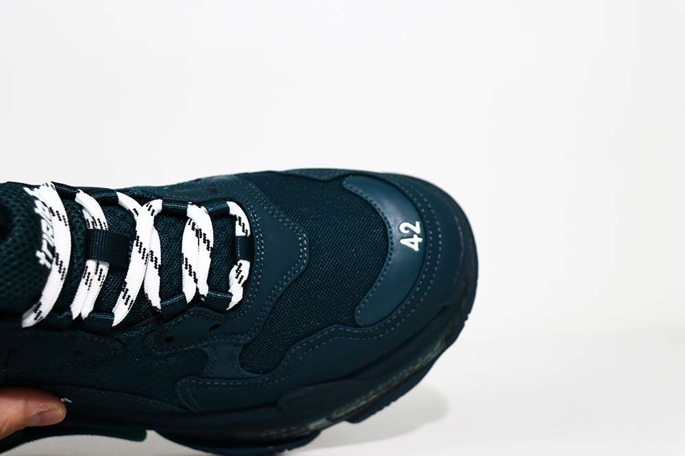 YESKICKS Balenciaga Triple S Clear Sole Sneaker Replica - Image 6