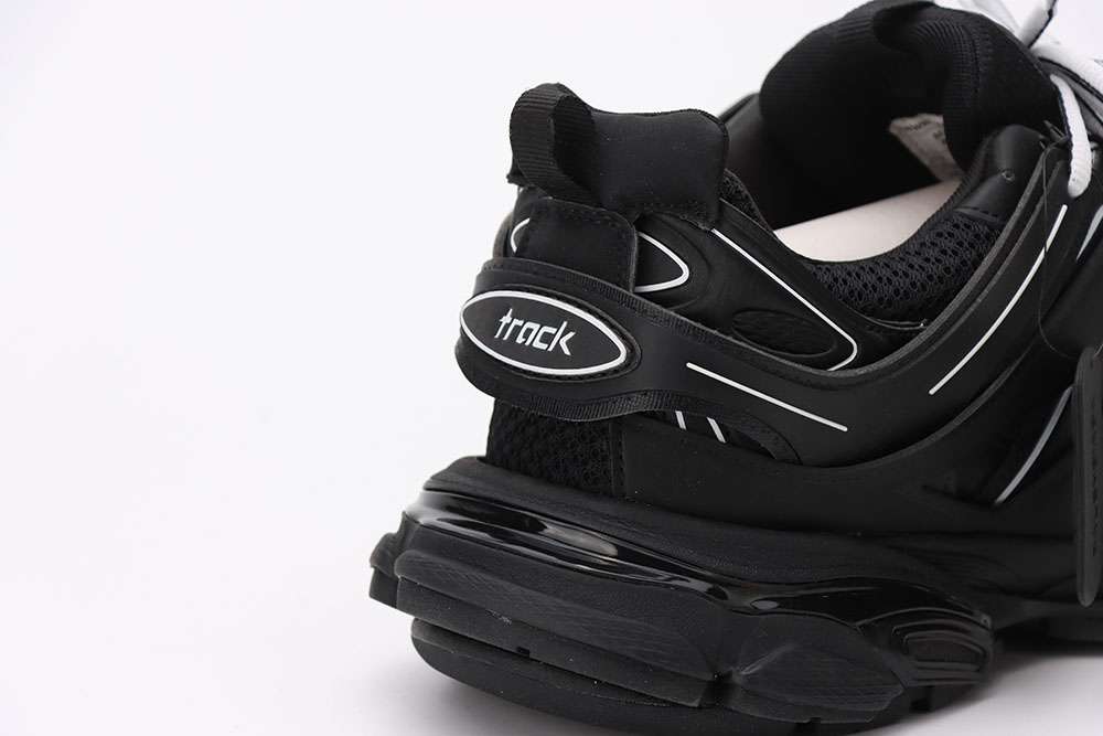 YESKICKS Balenciaga Track Sneaker Replica - Image 5