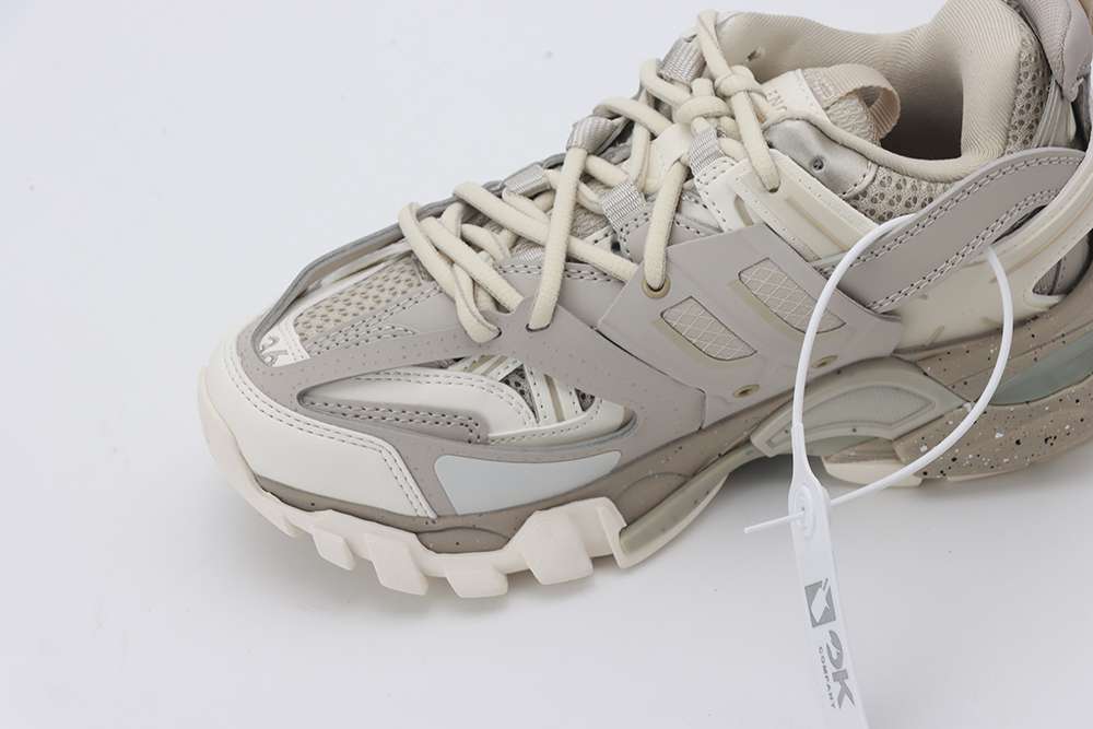 YESKICKS Balenciaga Track Sneaker Replica - Image 8