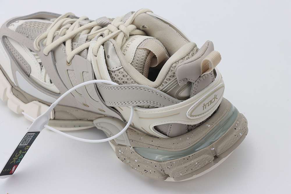 YESKICKS Balenciaga Track Sneaker Replica - Image 9