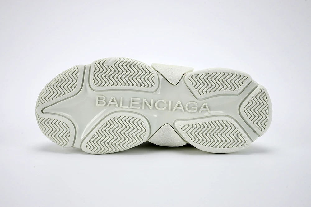 YESKICKS Balenciaga Triple S Clear Sole Sneaker Replica - Image 3