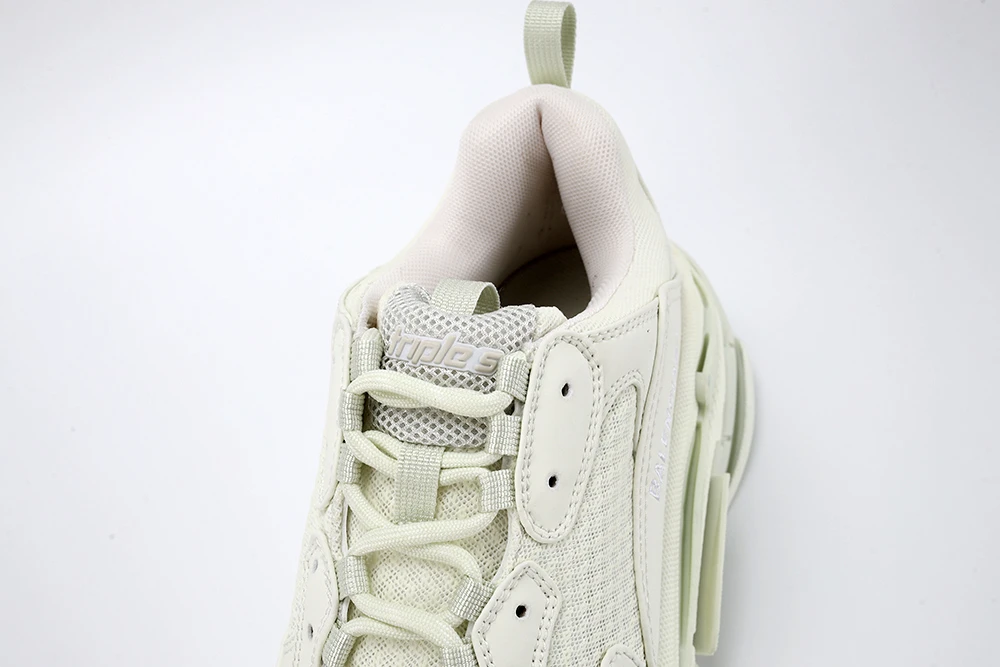 YESKICKS Balenciaga Triple S Clear Sole Sneaker Replica - Image 8