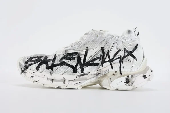 YESKICKS Balenciaga Runner Sneaker Replica - Image 2
